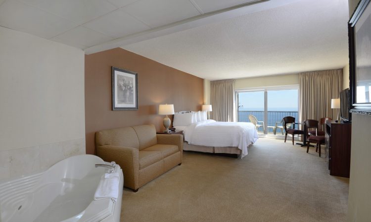 King Jetted Tub Ocean Front