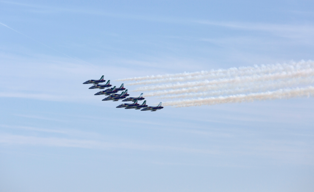 Picture of airplanes and thunderbirds for the OC Air Show.